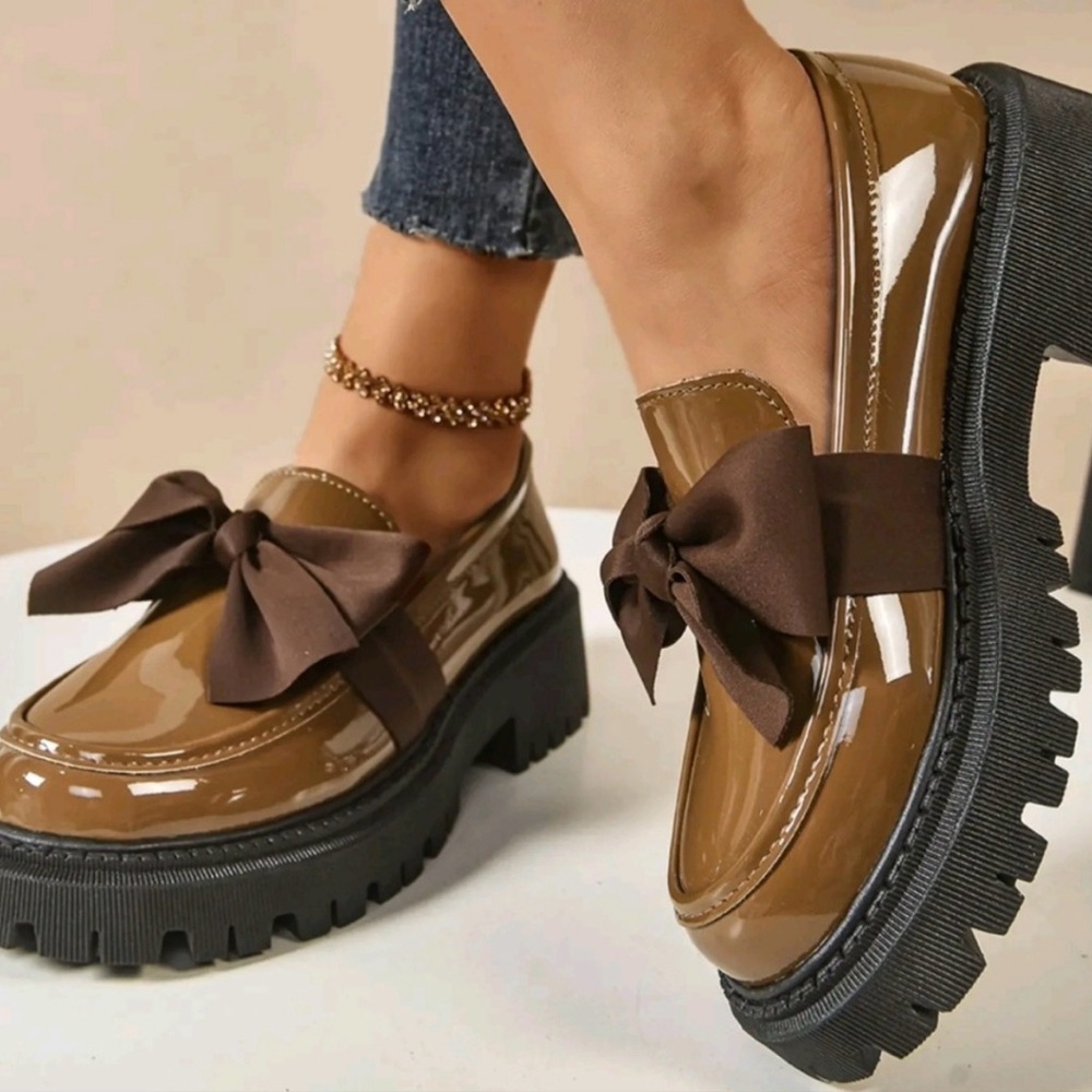 Elegant Brown Patent Platform Loafers with Bow Accent NWT